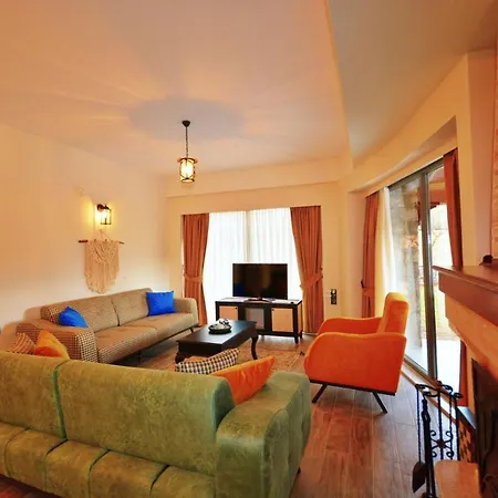 Elma Villa *